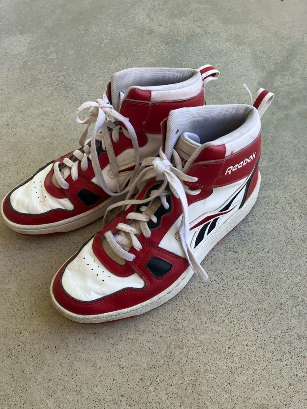 Reebok Resonator Mid Red and White Leather Sneakers, 7